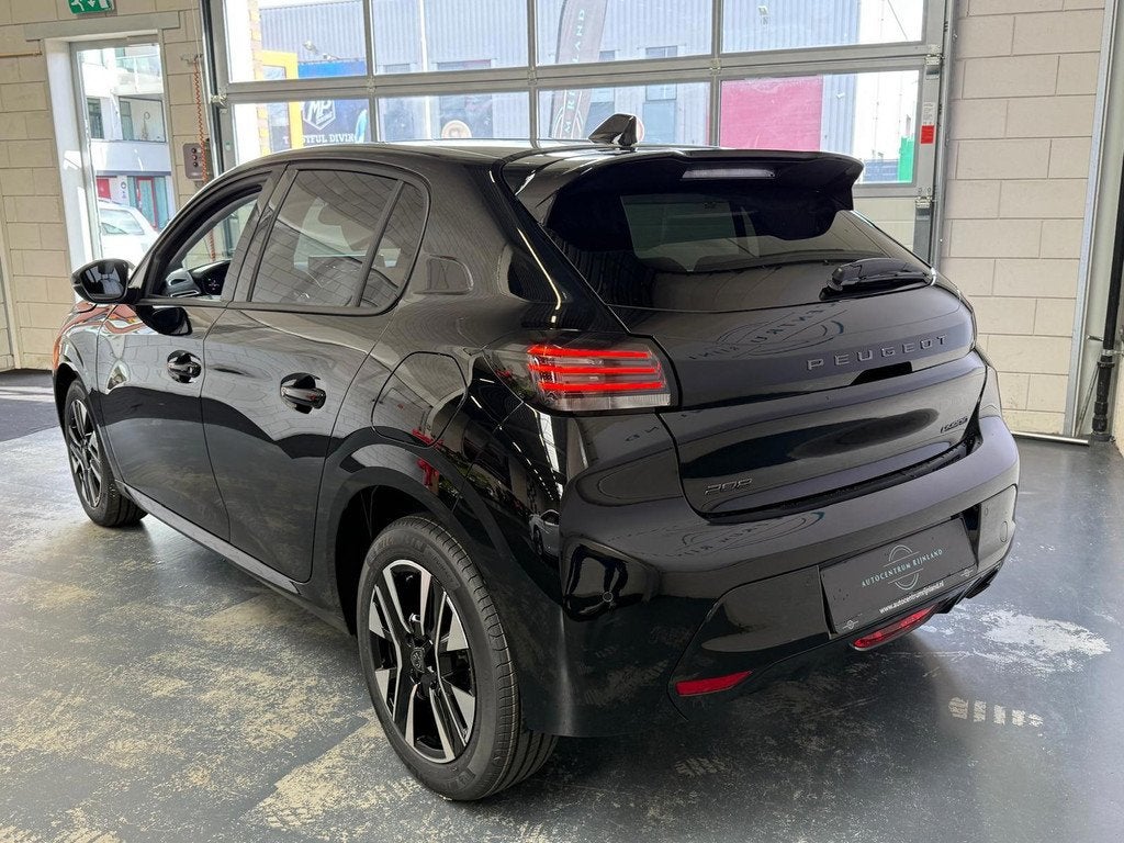 Peugeot 208 1.2 Hybrid 145 e-DCS6 Allure Automaat Stoelverwa, Auto's, Peugeot, 145 pk, 1203 kg, 1199 cc, Leder en Stof