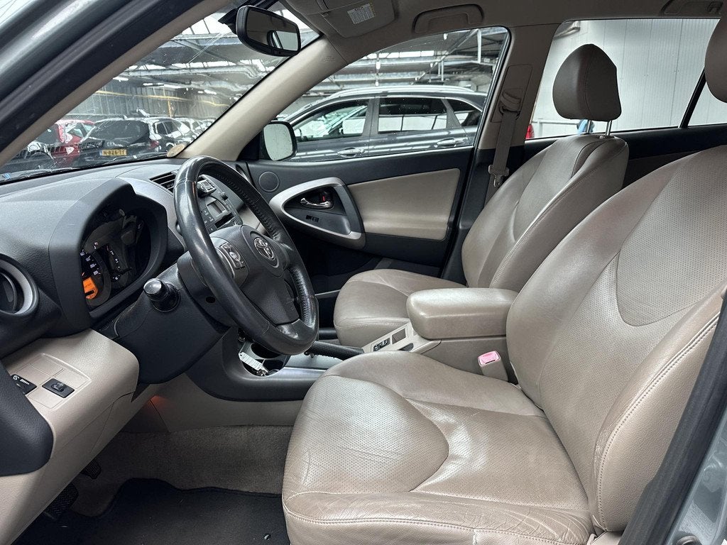 Toyota RAV4 2.0 VVTi Executive Dealeronderhouden, keurige st, Auto's, Automaat, 1998 cc, Gebruikt, 4 cilinders