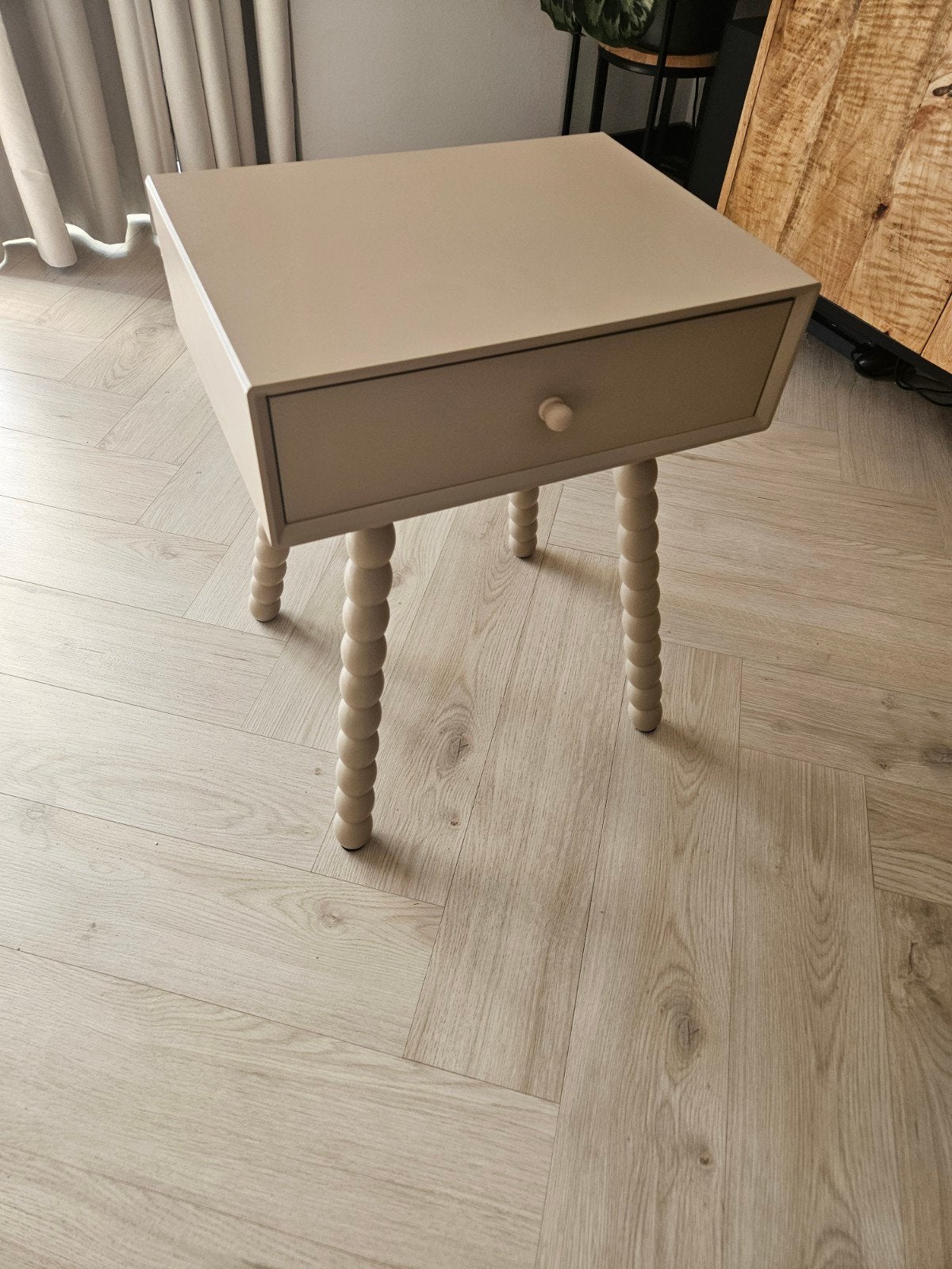 Nachtkastje Lozio Stucco Kwantum - Nieuw, Minder dan 45 cm, Nieuw, Hout, 55 tot 70 cm