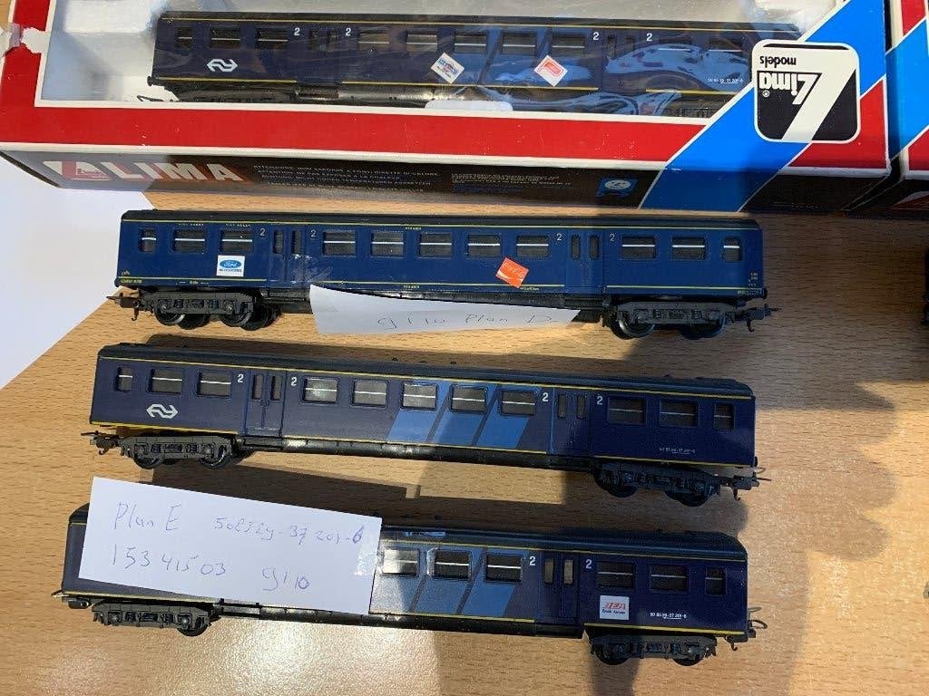 LIMA  N.S    8 wagons  Plan D  en Plan E     2 stuks is OVP, Gebruikt, Gelijkstroom, Wagon, Ophalen of Verzenden