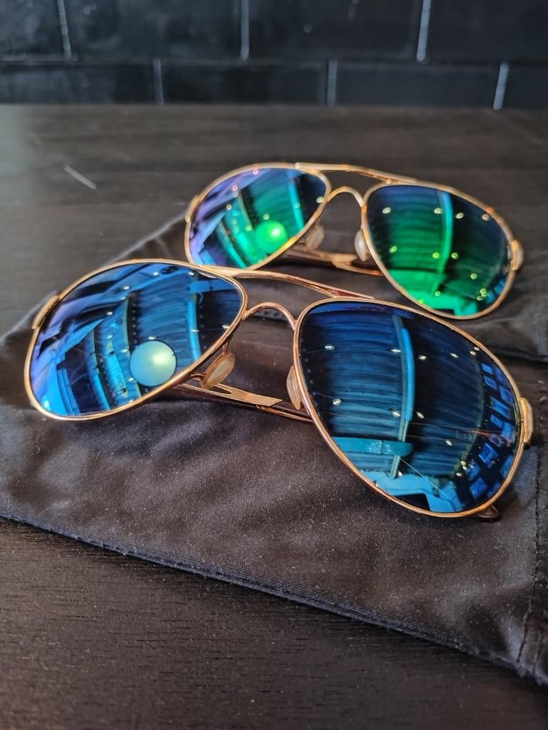 2 Oakley zonnebrillen, Sieraden, Tassen en Uiterlijk, Zonnebrillen en Brillen | Heren, Ophalen of Verzenden, Zo goed als nieuw