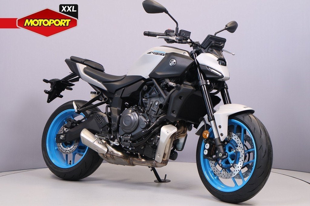 Yamaha MT 07, Bedrijf, Naked bike