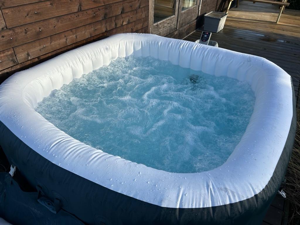 Bestway Lay-Z Spa Ibiza Airjet bubbelbad jacuzzi hot tub, Ophalen, Gebruikt, Filter, Opblaasbaar