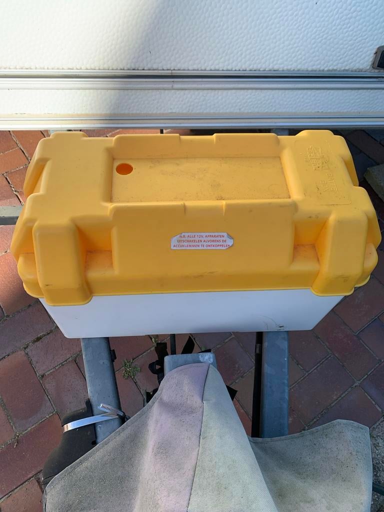 Accubak / Batterijdoos voor caravan of camper, Caravans en Kamperen, Caravan accessoires, Gebruikt, Ophalen