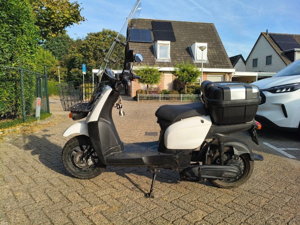 Elektrische scooter MPI Express 2019 met koffer, Fietsen en Brommers, Ophalen, Gebruikt, Overige typen, Overige merken