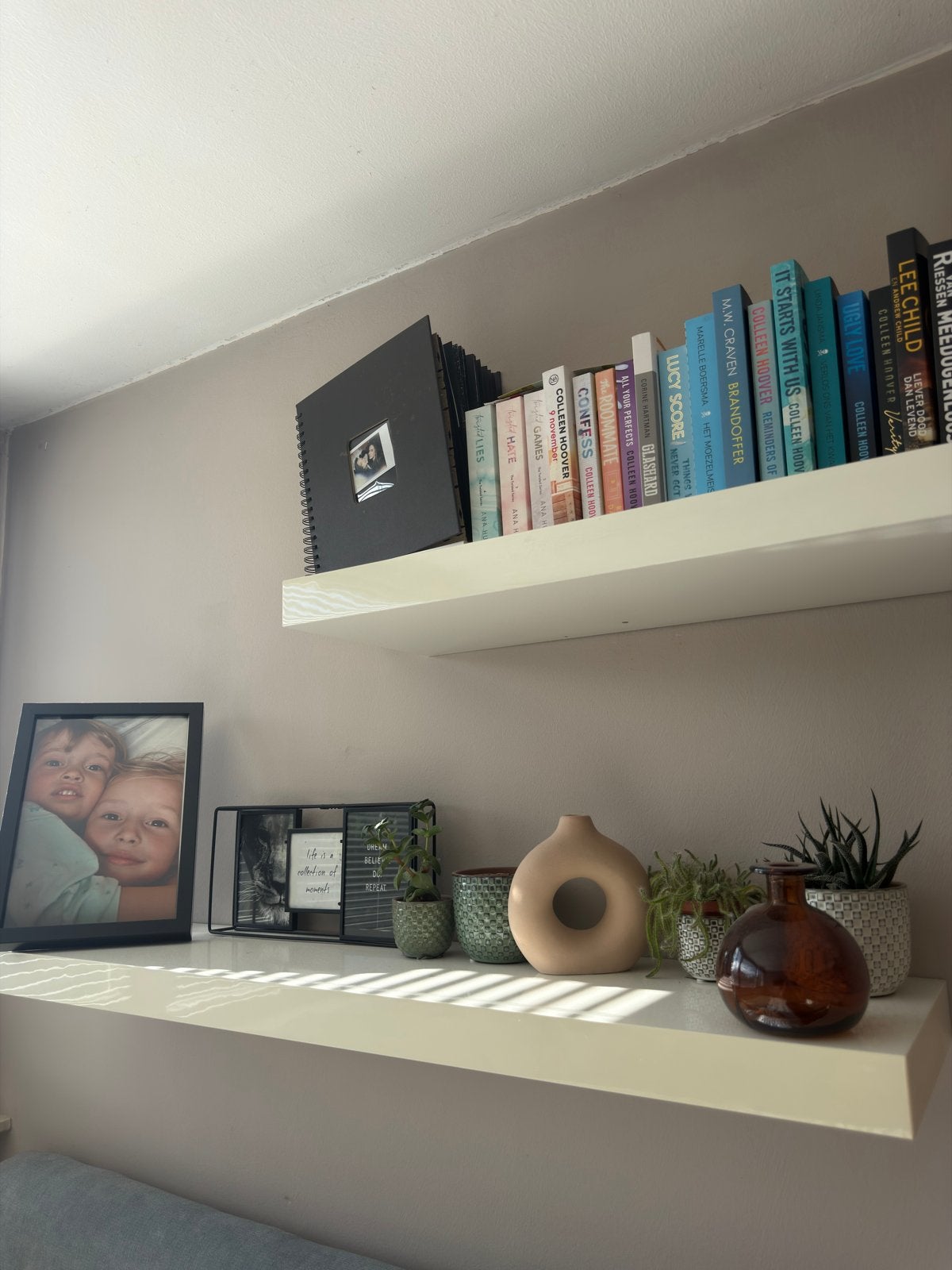 Boekenplank IKEA, Huis en Inrichting, Woonaccessoires | Wandplanken en Boekenplanken, Ophalen, Zo goed als nieuw