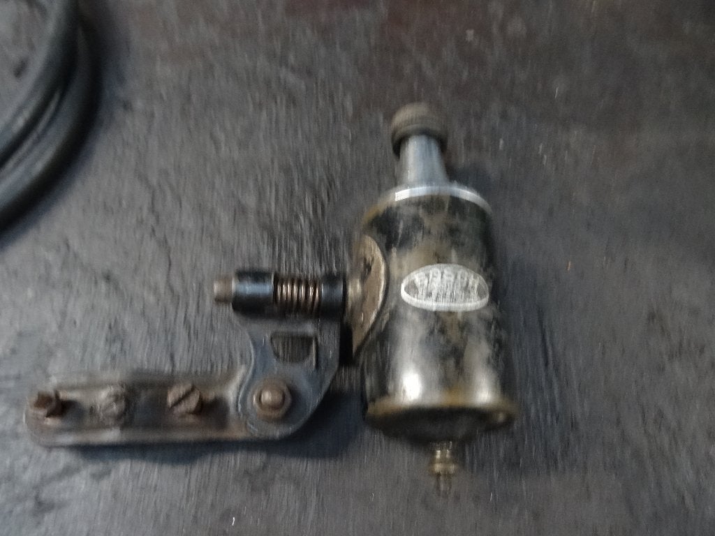 Antieke oude fietsdynamo Bosch 6 Volt met beugel, Fietsen en Brommers, Fietsaccessoires | Overige Fietsaccessoires, Gebruikt, Ophalen