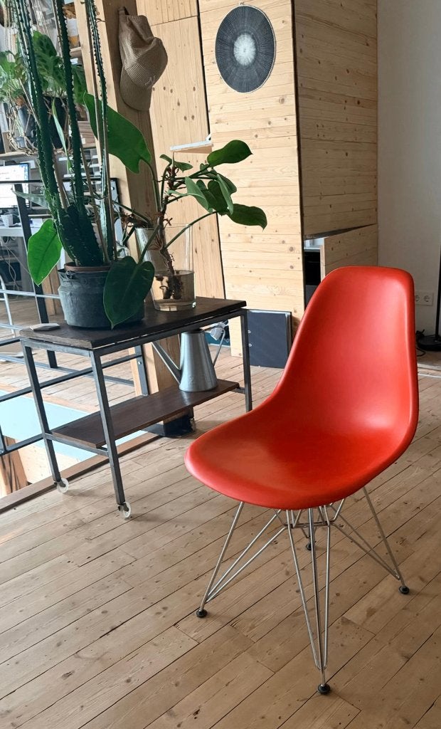 Vitra Eames Side Chair DSR, Huis en Inrichting, Ophalen, Gebruikt, Overige kleuren, Design