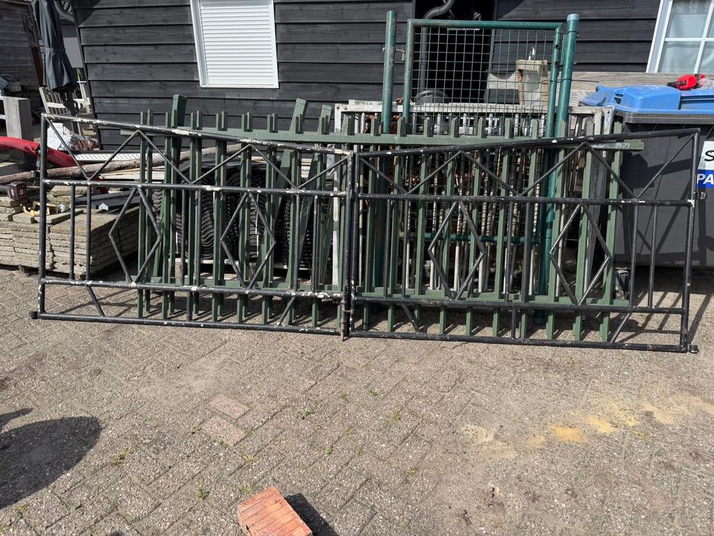 Dubbele poort zware kwaliteit voor bijv oprit, Ophalen, Gebruikt, 100 tot 150 cm, IJzer