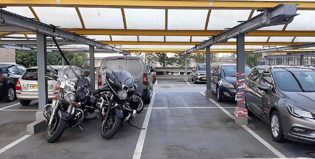 Parkeerplaats te huur boven winkelcentrum Meerzicht, Auto diversen