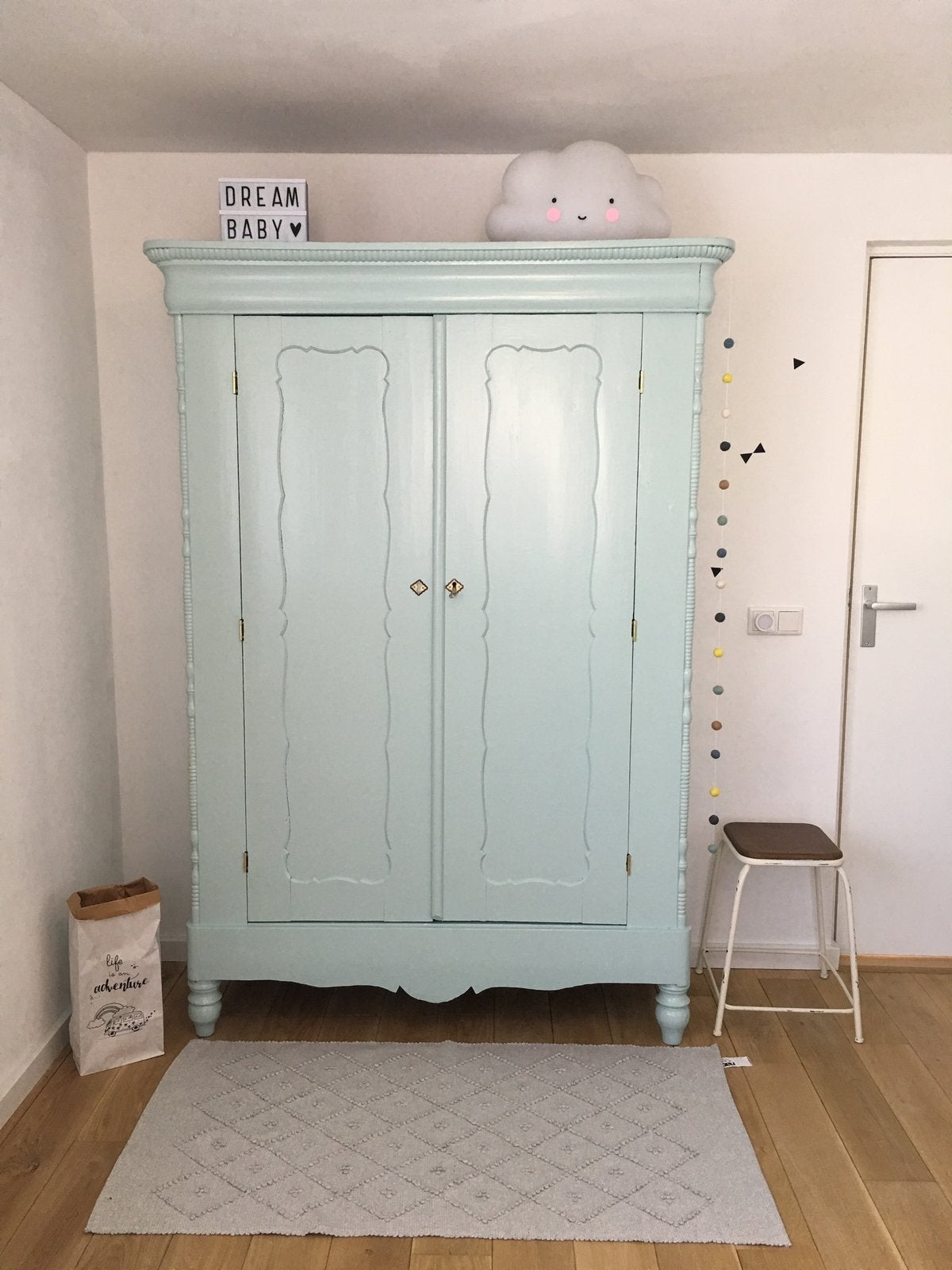 Antieke kledingkast Mintgroen geschilderd, Ophalen, 100 tot 150 cm, Zo goed als nieuw, 150 tot 200 cm