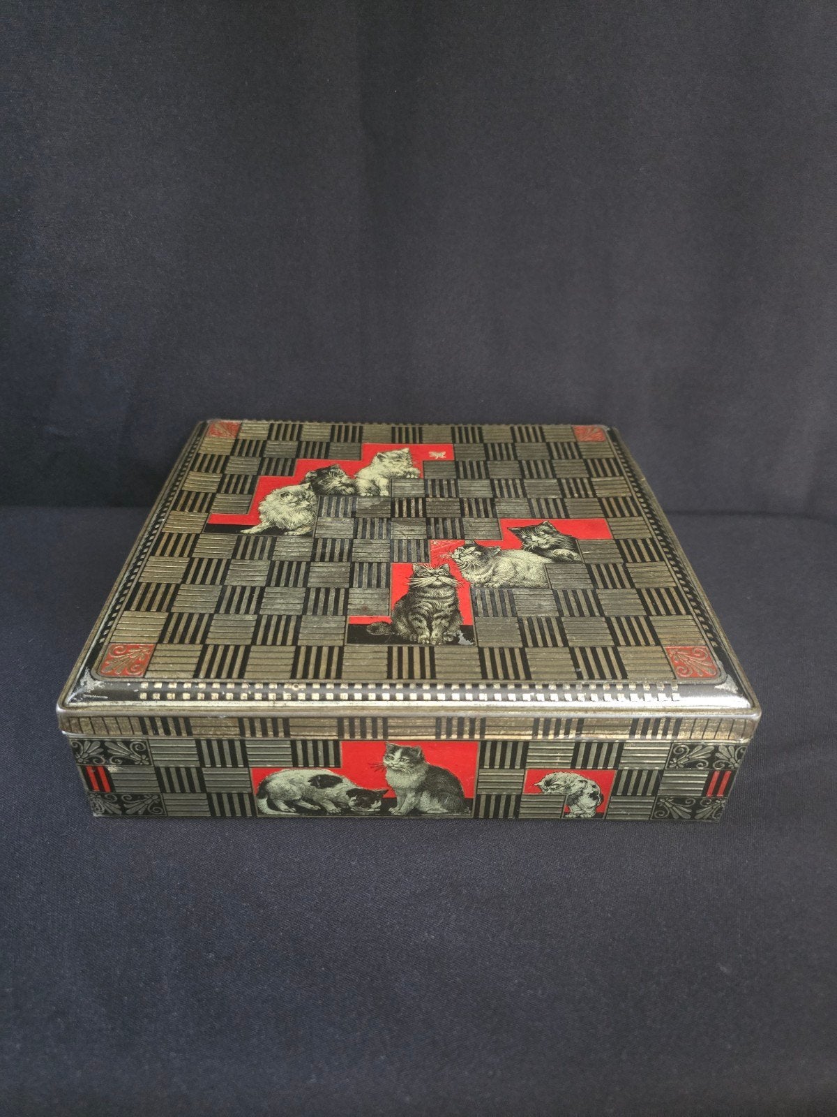 Mooi en leuk oud Art Deco Jamin blik, poezen, goede  staat, Verzamelen, Blikken, Ophalen of Verzenden, Gebruikt, Koek(jes), Overige merken