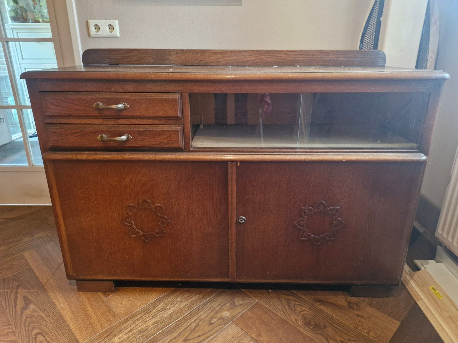 Vintage dressoir met lades en deuren, Huis en Inrichting, Kasten | Dressoirs, Gebruikt, 100 tot 150 cm, Eikenhout, Vintage, Klassiek