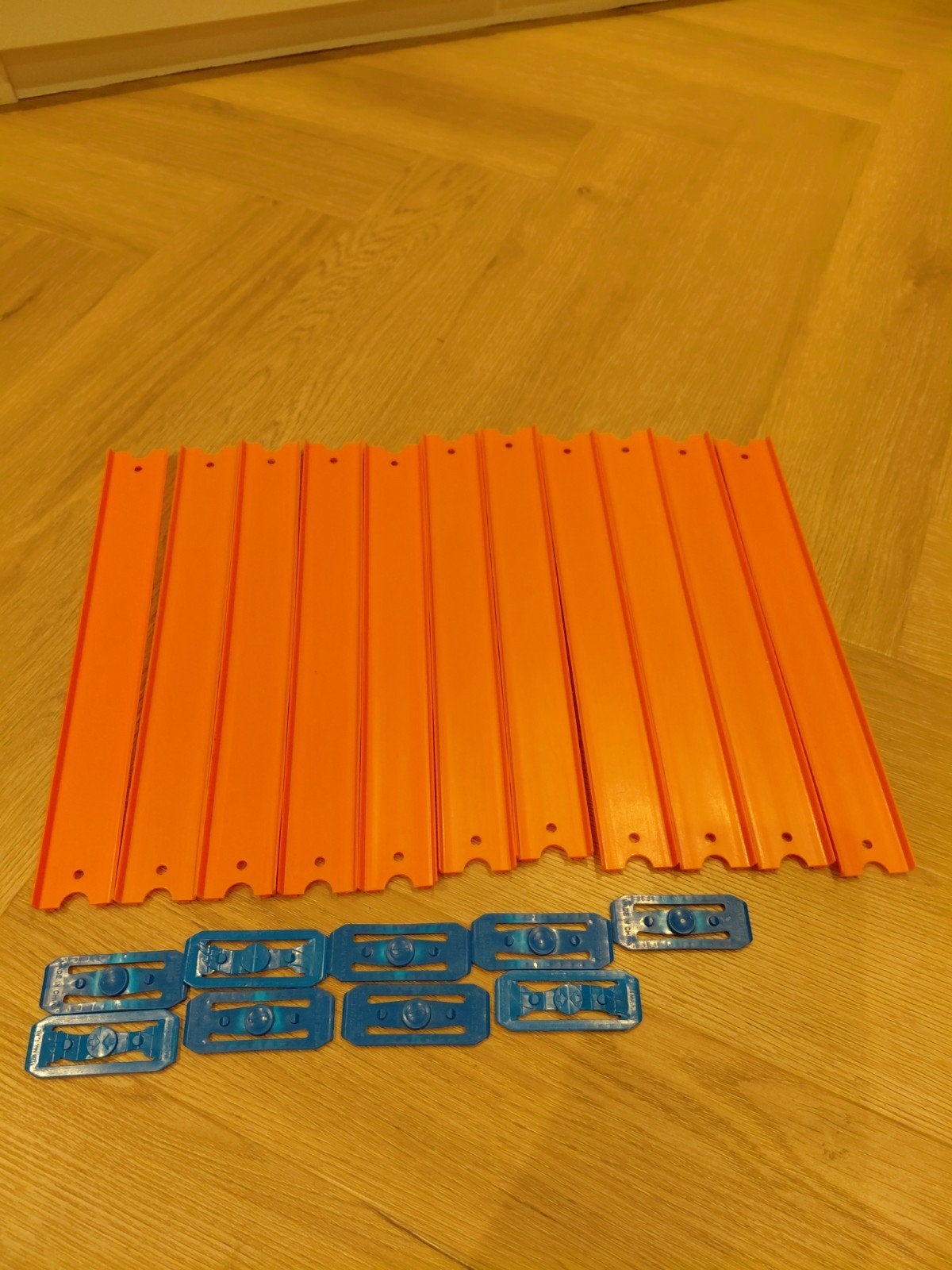 Hot Wheels racebaan onderdelen/Oranje banen en blauwe clips, Ophalen, Gebruikt, Onderdelen, Zelf te bouwen