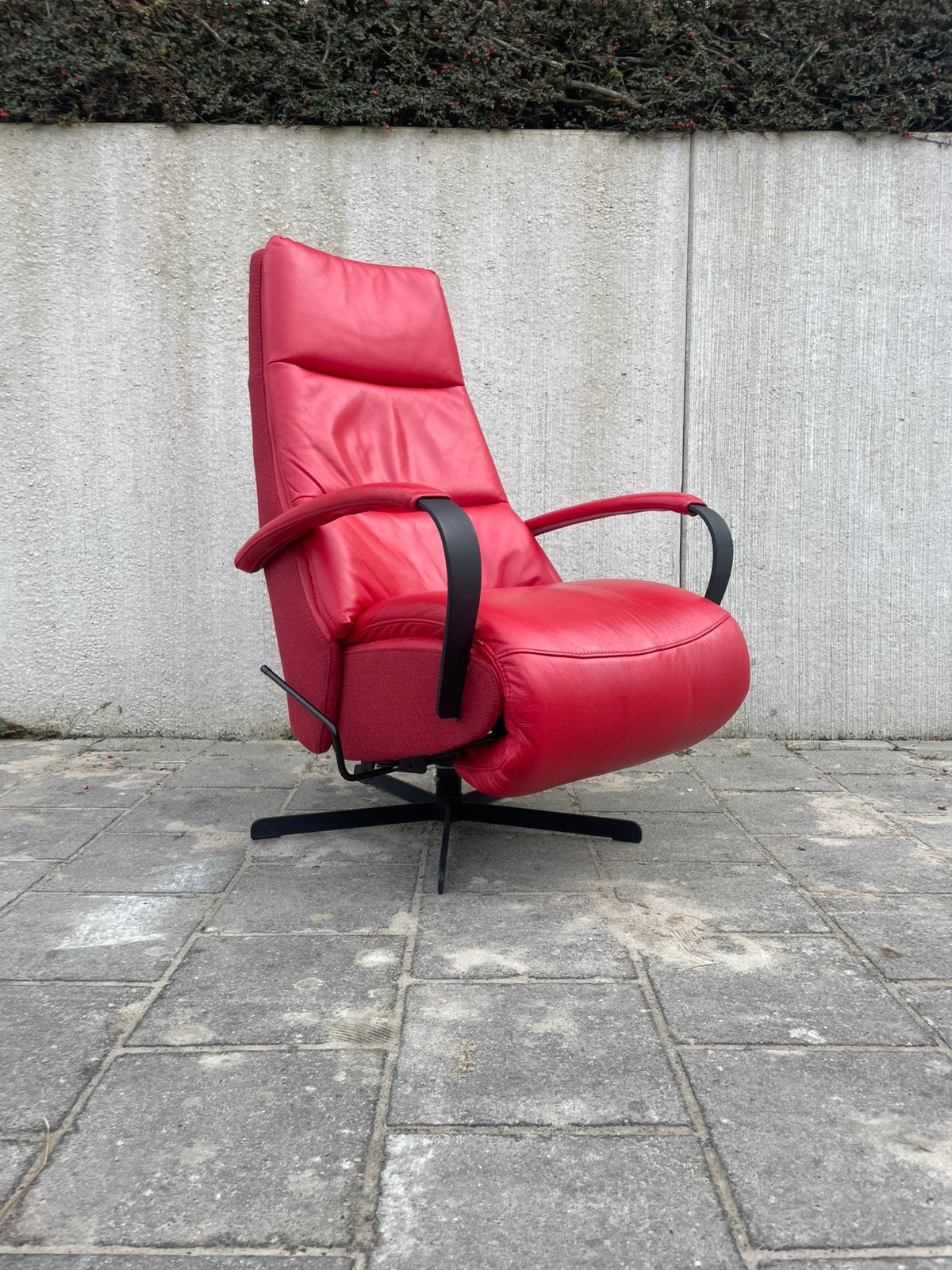 Z.g.a.n. rode prominent humberto relax fauteuil / relaxstoel, Huis en Inrichting, Fauteuils, Ophalen, Gebruikt, Minder dan 75 cm
