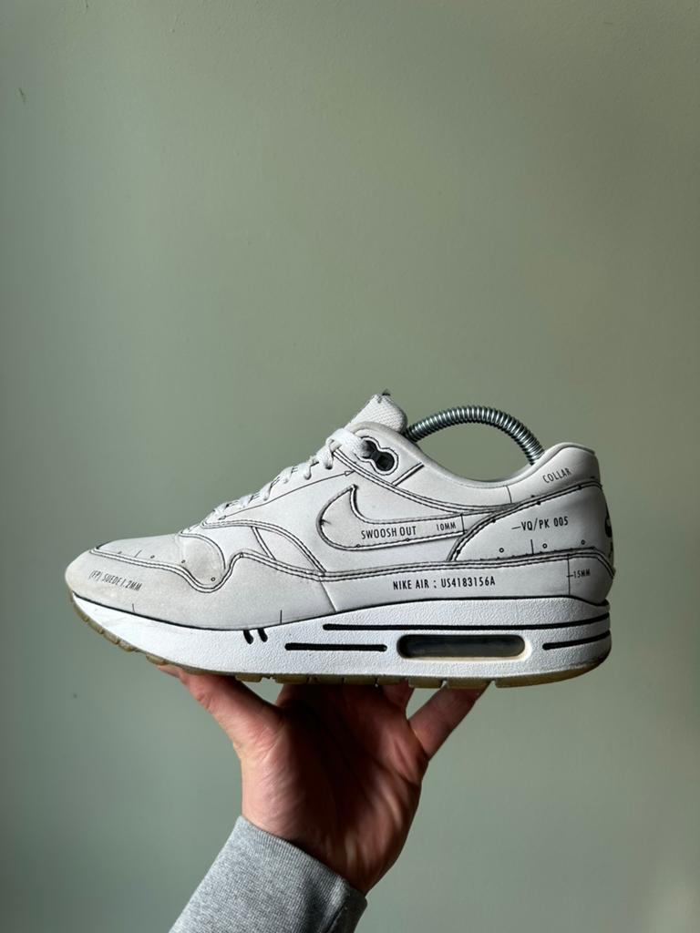 Nike Air Max 1 Tinker Schematic Sketch / 42,5, Kleding | Heren, Schoenen, Wit, Ophalen of Verzenden, Sneakers of Gympen, Gedragen