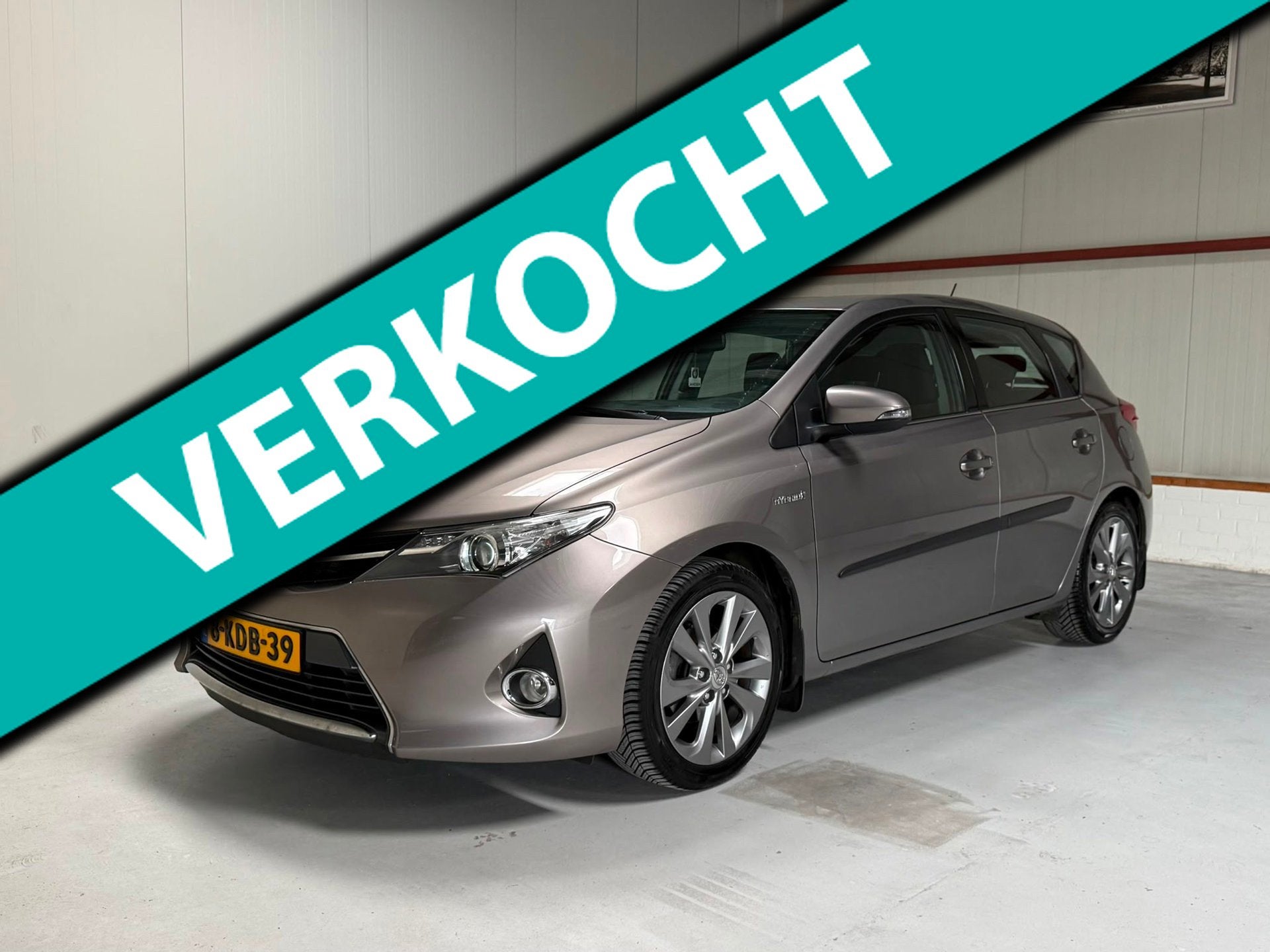 Toyota Auris 1.8 Hybrid Dynamic |Camera|Navi|LMV"17|Keyless, Auto's, Toyota, Euro 5, Gebruikt, 4 cilinders, Bruin