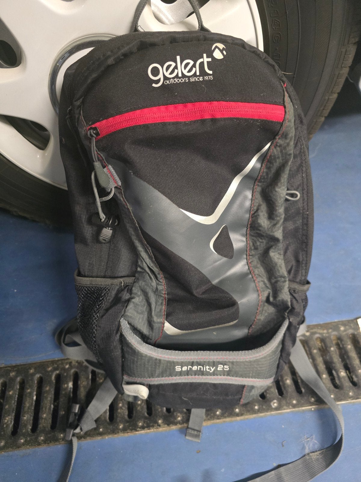 Gelert Serenity 25 Rugzak - Zwart met Rode Details, Gebruikt, 25 tot 40 cm, Ophalen of Verzenden, Overige merken