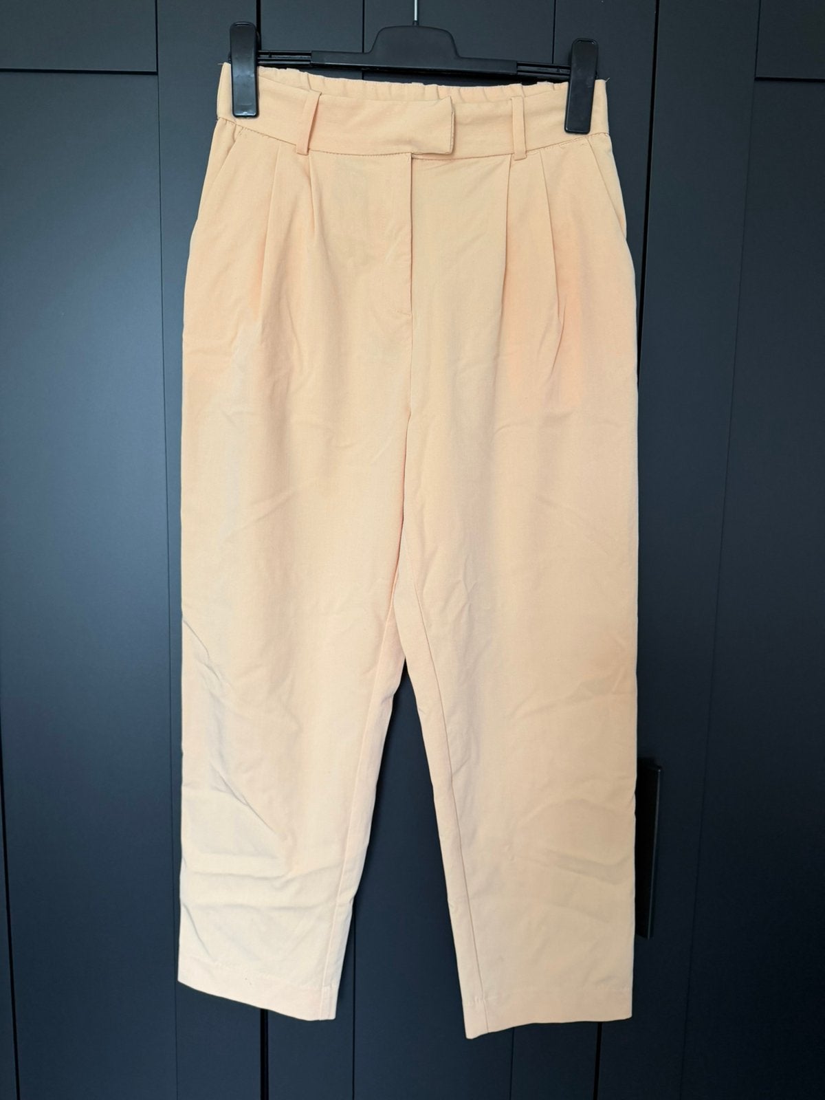 Dames h&m crop pantalon pasteloranje broek M 40, Kleding | Dames, Maat 38/40 (M), Verzenden, Oranje, Zo goed als nieuw
