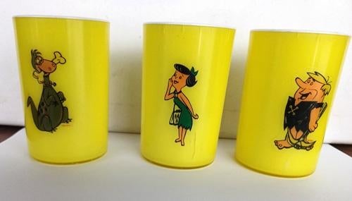 Flintstones 3 vintage plastic beker Barney Betty Dino, Ophalen of Verzenden, Overige figuren, Gebruikt, Gebruiksvoorwerp