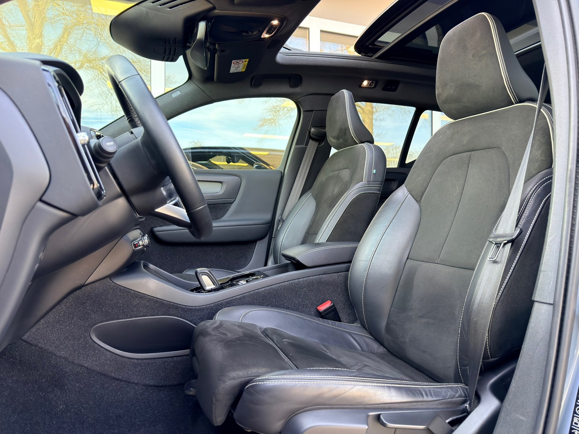 Volvo XC40 1.5 T4 Recharge R-Design, Pano, 360 camera,, Auto's, Volvo, 48 km/l, 129 pk, Blauw, Automatische klimaatregeling