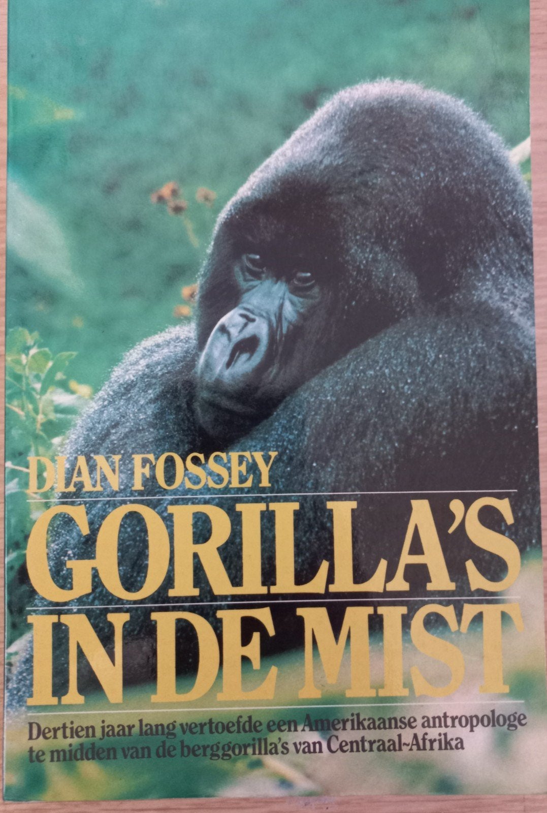Gorilla's in de Mist - Dian Fossey (338 pagina's), Boeken, Natuur, Ophalen of Verzenden, Gelezen, Natuur algemeen, Dian Fossey
