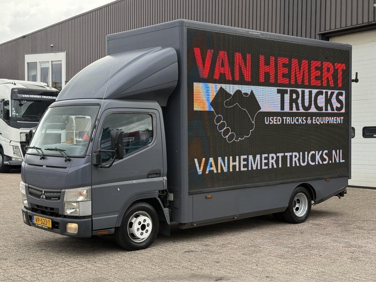 Fuso CANTER Mitsubishi 3500 kg / 2 x LED scherm / TV scherm, Euro 5, Gebruikt, 4 cilinders, FUSO