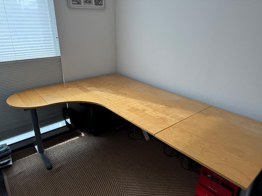 IKEA galant hoekbureau, Huis en Inrichting, Bureaus, Ophalen, In hoogte verstelbaar, Hout, Hoekbureau