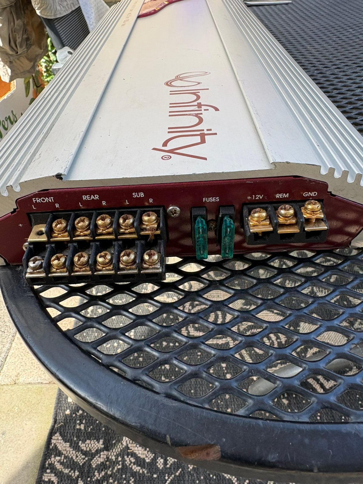 INFINITY Auto versterker 3 kanaals 800 watt, Ophalen of Verzenden, Gebruikt