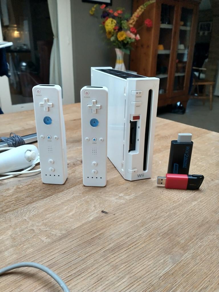 Nintendo Wii Compleet met Spellen, HDMI & 2 Controllers, Ophalen of Verzenden, Gebruikt, Met 2 controllers, Met games