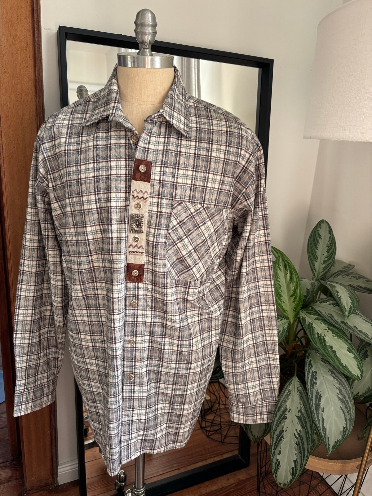 Mooie geruite trachten blouse van Landhaus maat XL, Ophalen of Verzenden, Zo goed als nieuw, Halswijdte 43/44 (XL)