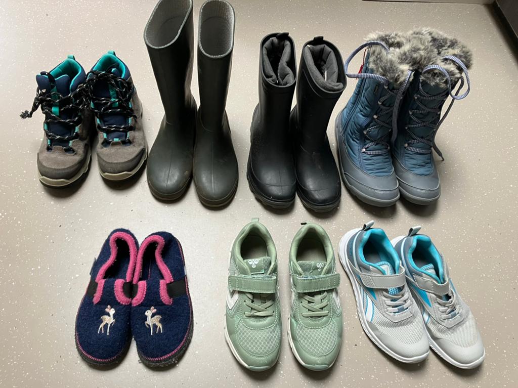 Pakket 8 x gym, bergschoenen, regenlaarzen 33-34, Kinderen en Baby's, Kinderkleding | Schoenen en Sokken, Gebruikt, Sportschoenen