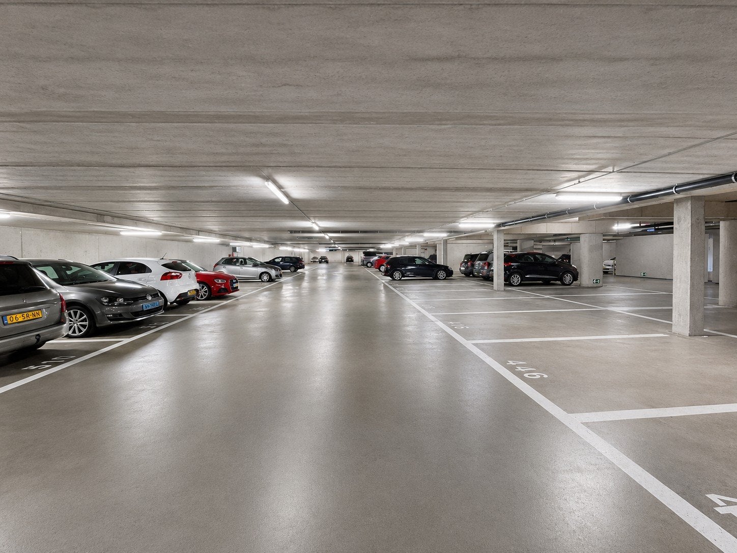 Parkeerplaats te huur – Nieuwe Osdorpergracht / Osdorpplein, Huizen en Kamers, Garages en Parkeerplaatsen, Amsterdam
