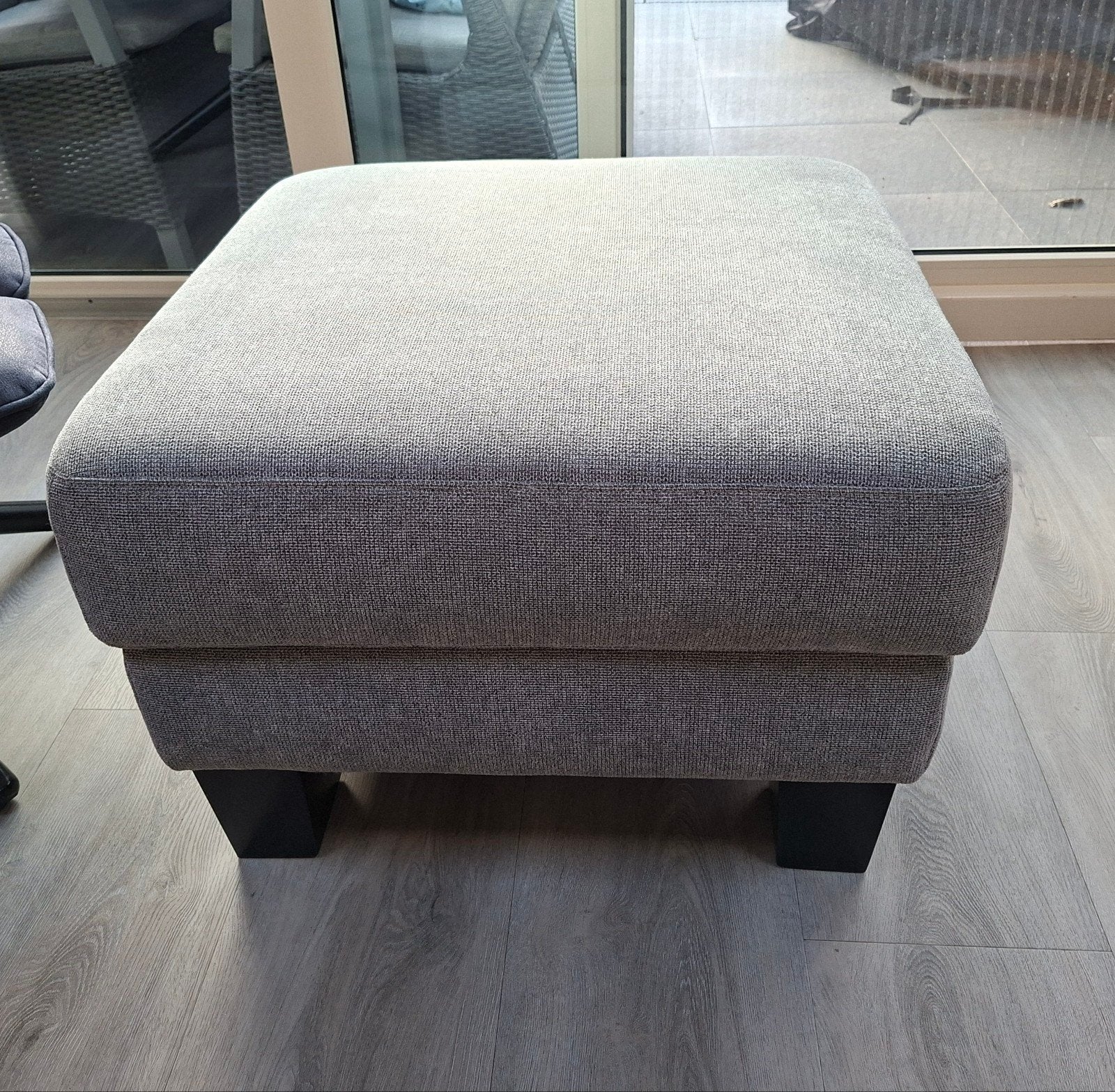 Mooie poef van In House, Ophalen, 50 tot 75 cm, Zo goed als nieuw, Stof