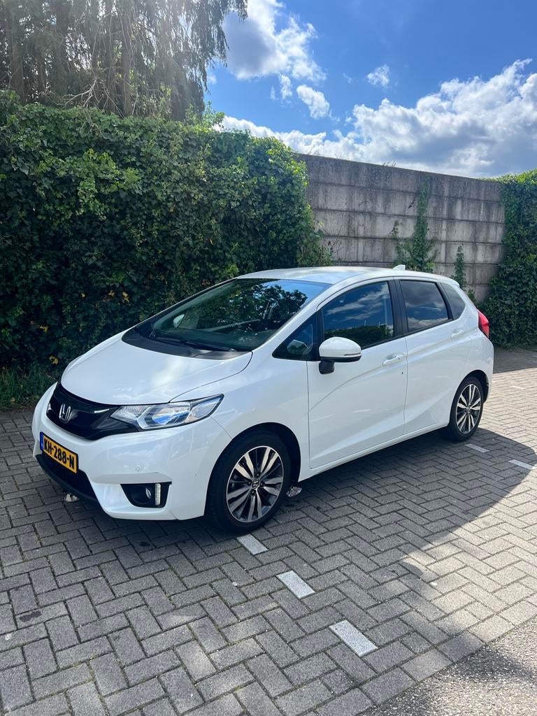 Honda Jazz 1.3 I-vtec Elegance 102pk CVT ‘16 White Orchid, Euro 6, 4 cilinders, 1070 kg, Grijs