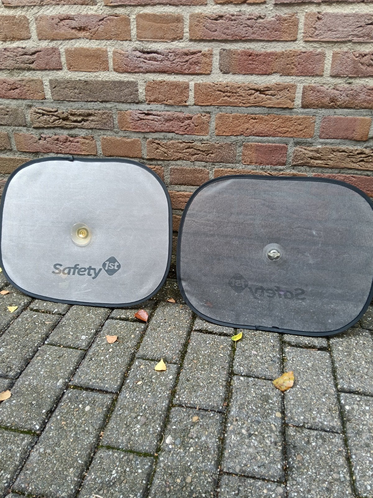 Zonwering auto met zuignappen - Safety 1st, Ophalen