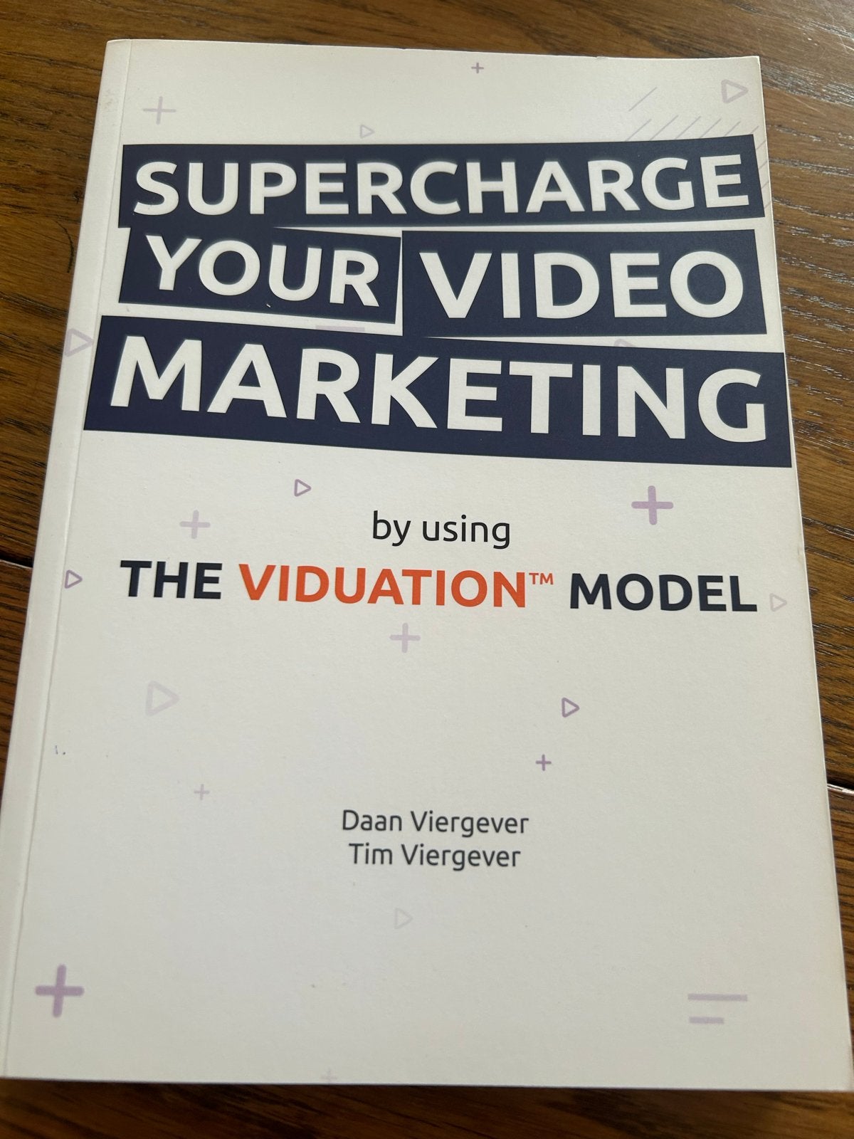 Supercharge Your Video Marketing - Daan & Tim Viergever, Boeken, Ophalen of Verzenden, Zo goed als nieuw, Economie en Marketing