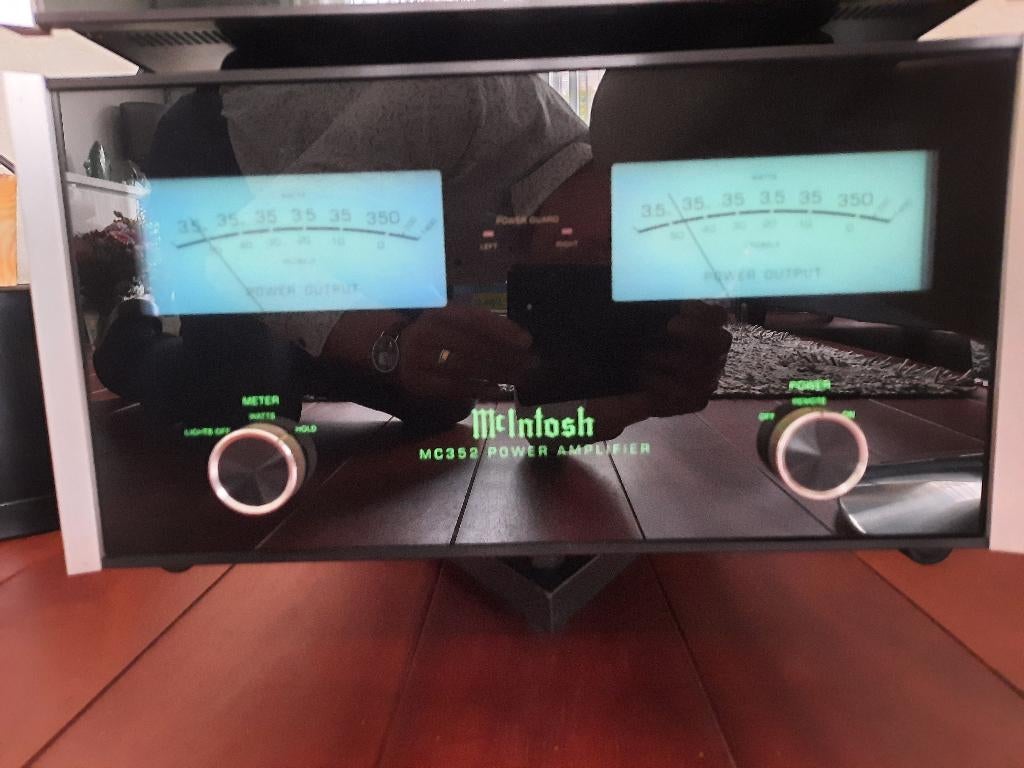 Eindversterker mcintosh 352, Zo goed als nieuw, 120 watt of meer, Stereo, Ophalen