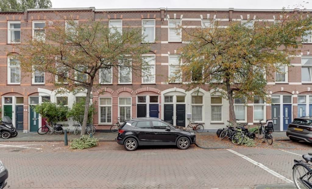 Huis te koop in Den Haag, Huizen en Kamers, Huizen te koop, Den Haag, Den Haag, 103 m², Tussenwoning