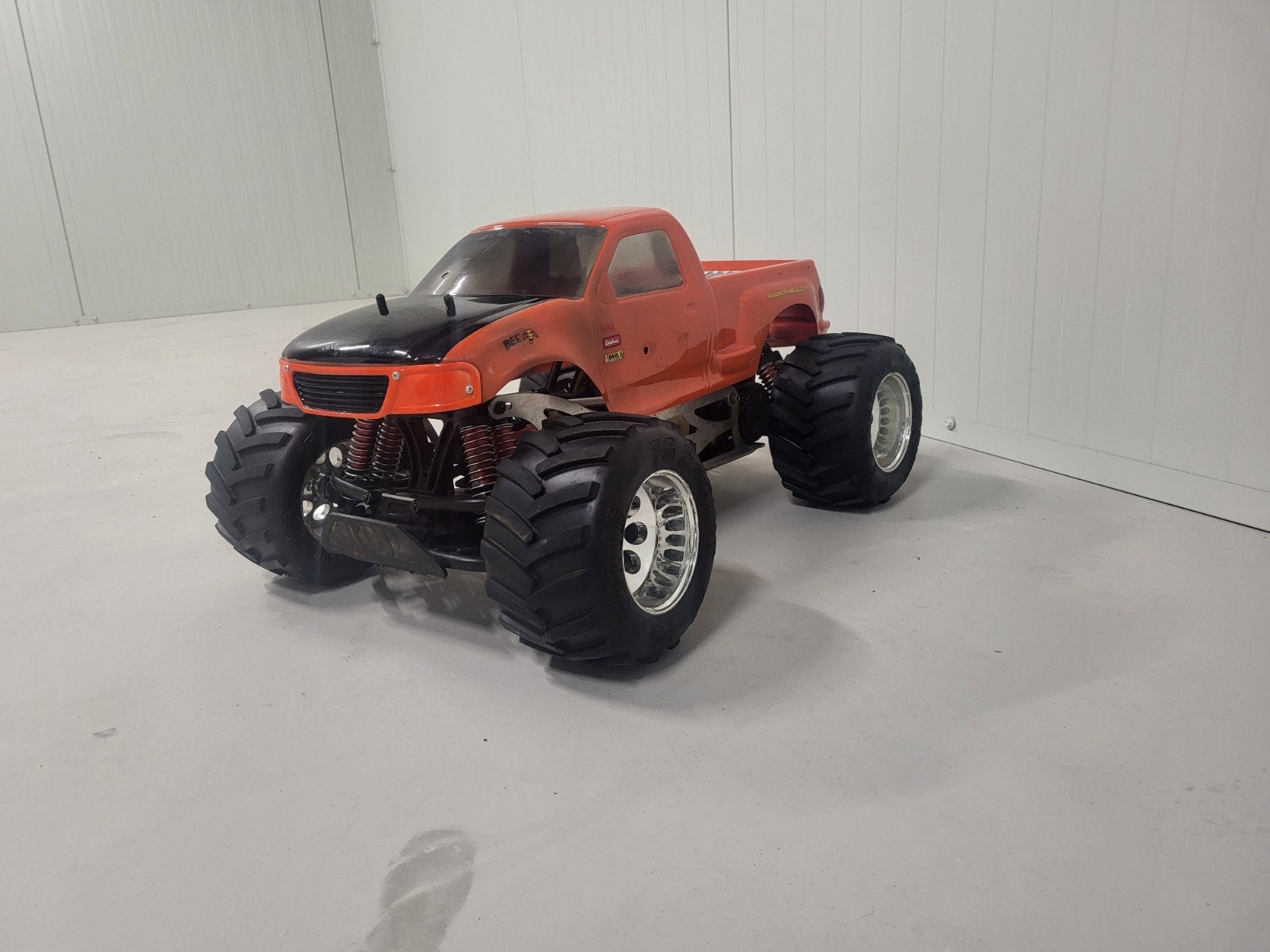 Fg monstertruck 26cc, Benzine, Auto offroad, Ophalen of Verzenden, Zo goed als nieuw