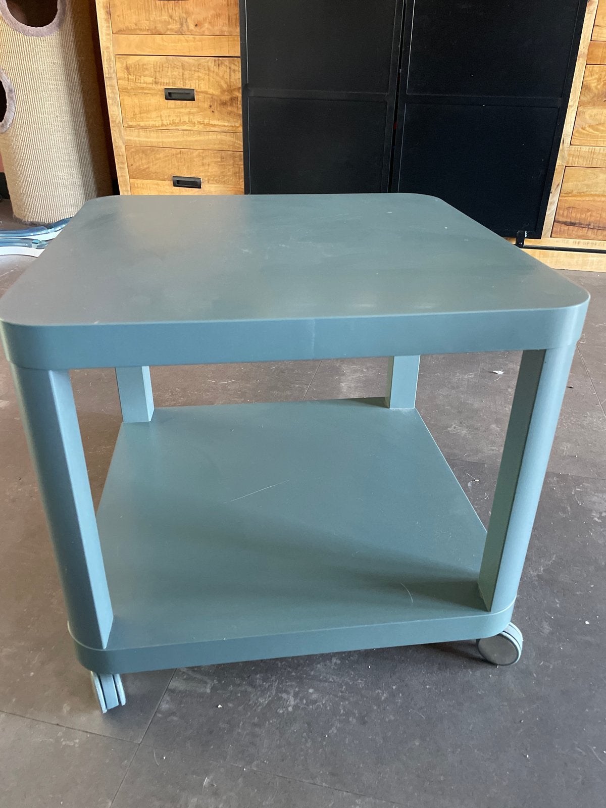 IKEA Tingby bijzettafel grijs/groen 50x50x45 cm, Vierkant, Zo goed als nieuw, Ophalen, 45 tot 60 cm