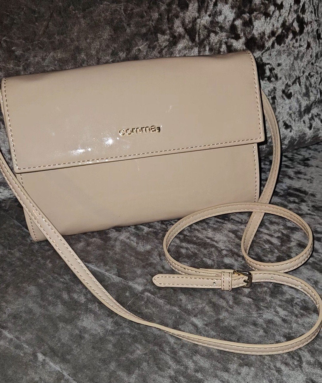 comma, Beige Laklederen Clutch Crossbody Tas zgan, Ophalen, Zo goed als nieuw, Beige, Schoudertasje