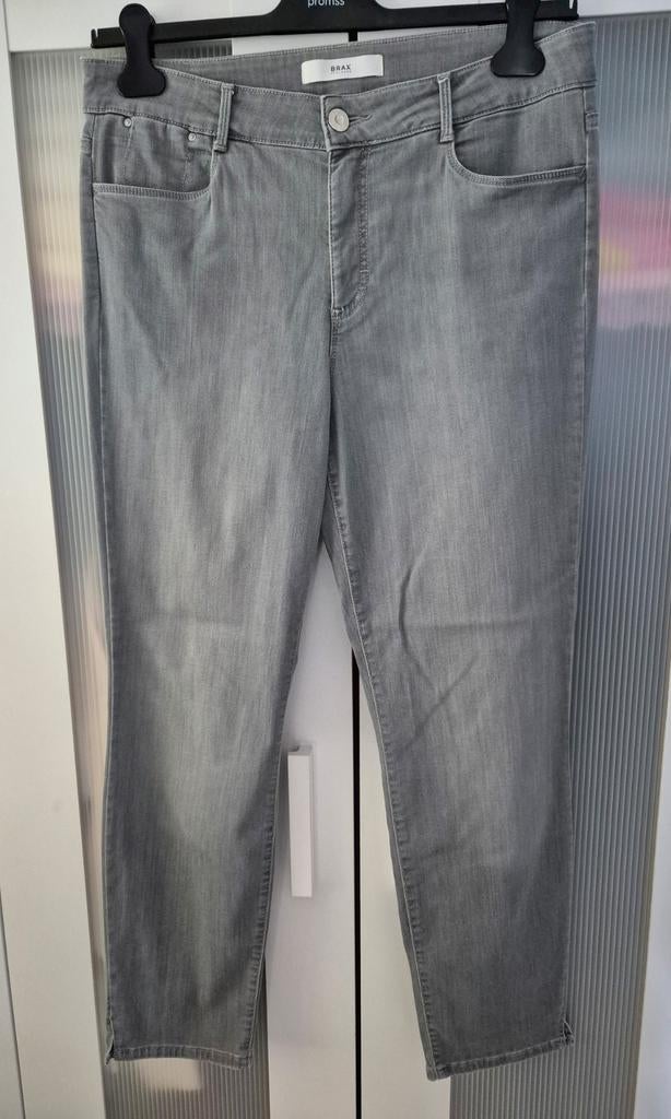 Grijze jeans van Brax, Ophalen of Verzenden, Zo goed als nieuw, Grijs, W33 - W36 (confectie 42/44)