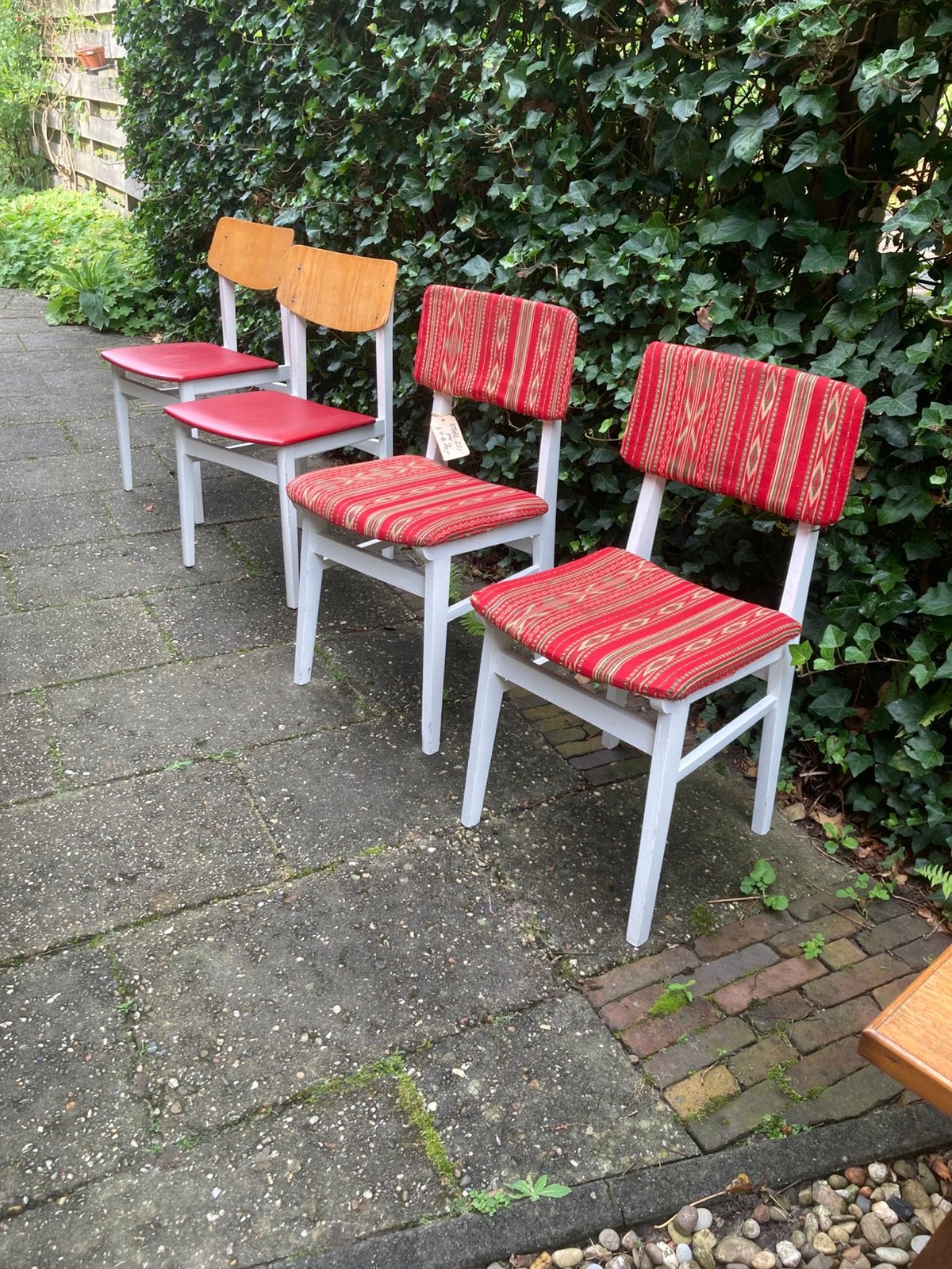 Vier keukenstoelen jaren 70, Ophalen