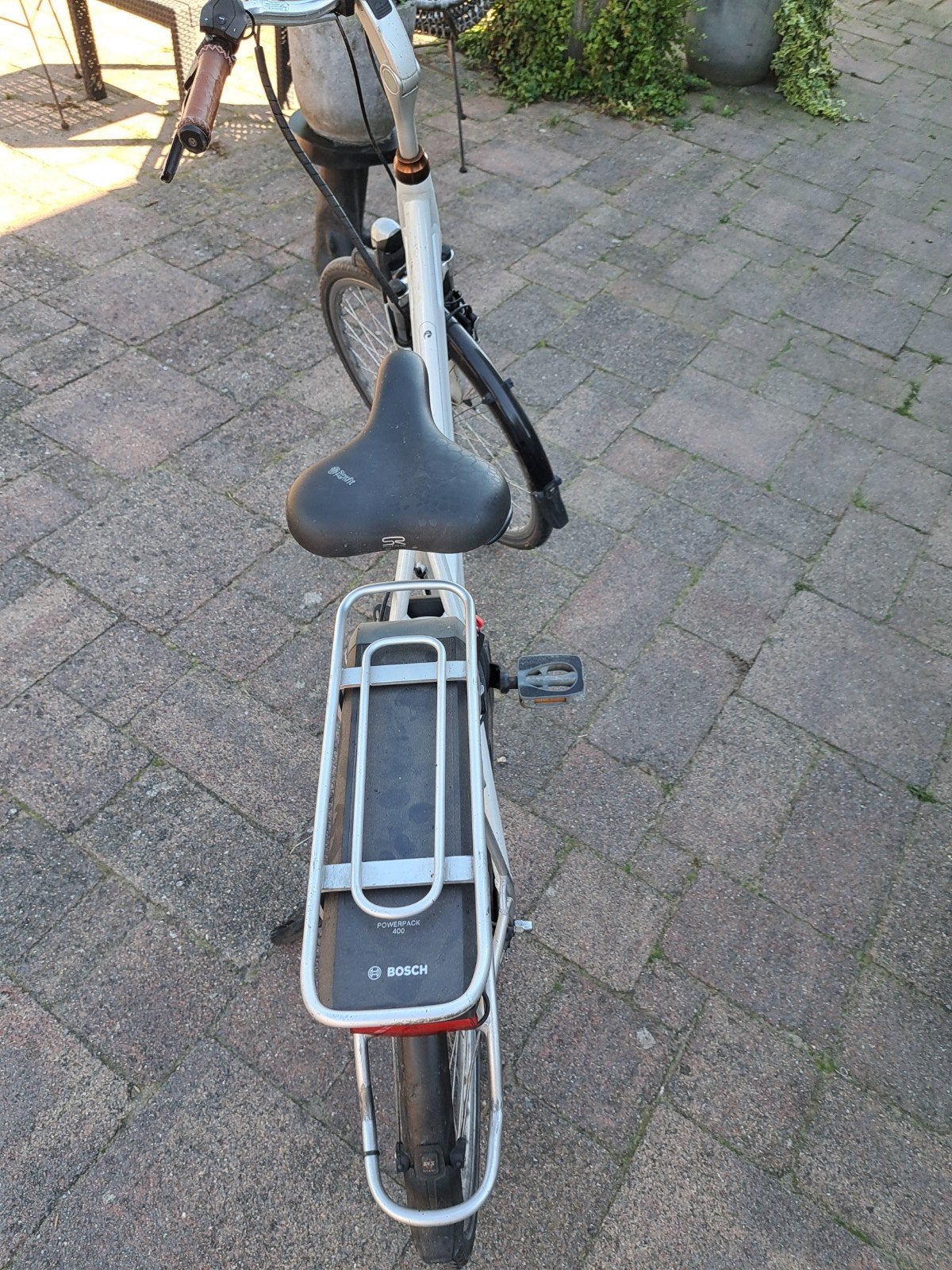 Foto 7 van te koop 2 mooie elektische fietsen, wit en antraciet