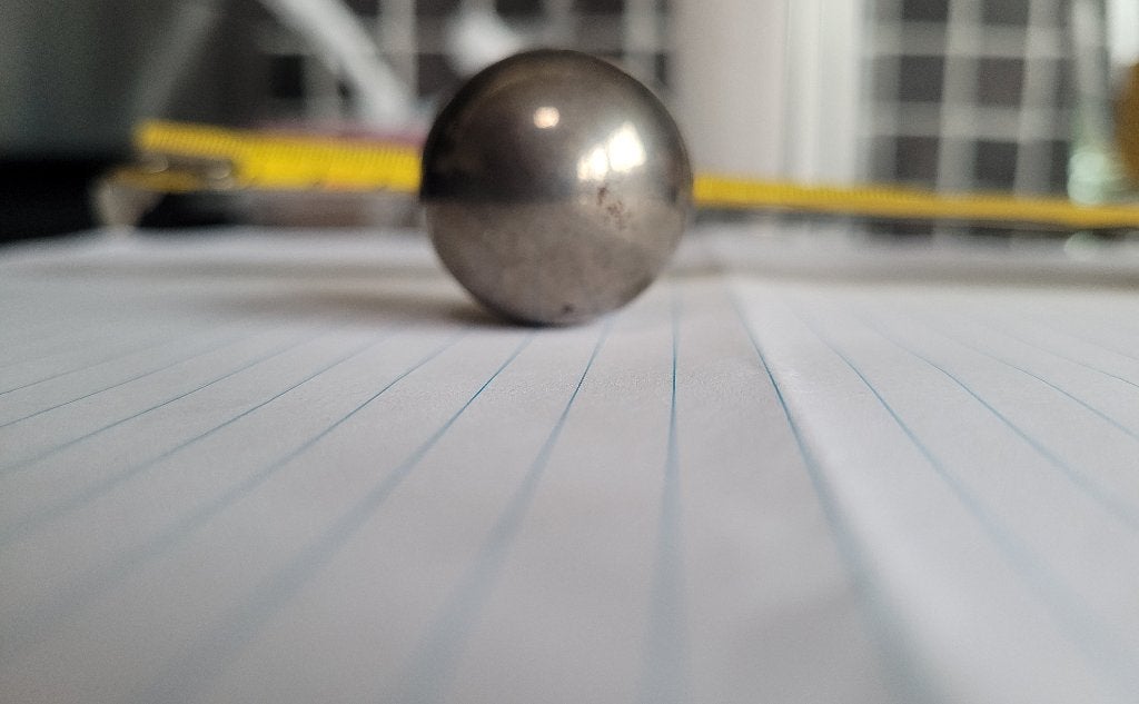 Ø 2,5cm Stalen kogel, ijzeren knikker, metalen bal,, Ophalen of Verzenden, Zo goed als nieuw, IJzer