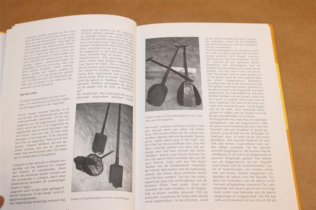De Taal van de Oude Akkerbouw — Dirk van der Heide [2002], Ophalen of Verzenden, Zo goed als nieuw, Interieur en Design