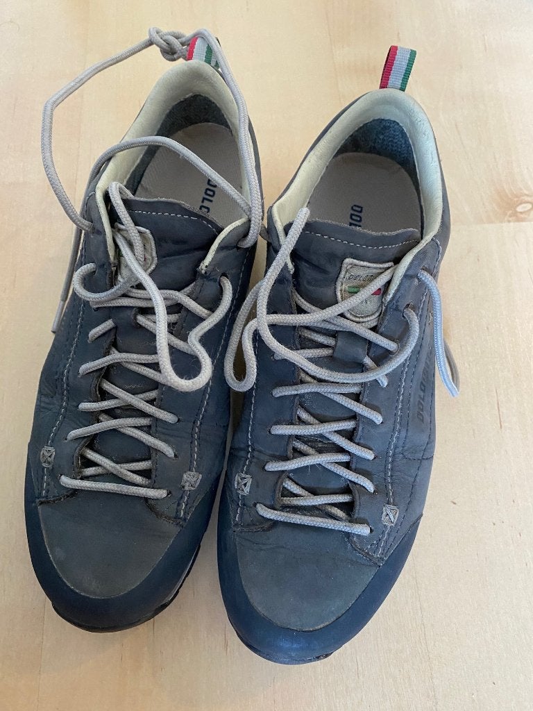 Schoenen, Zo goed als nieuw, Grijs, Wandelschoenen, Ophalen of Verzenden