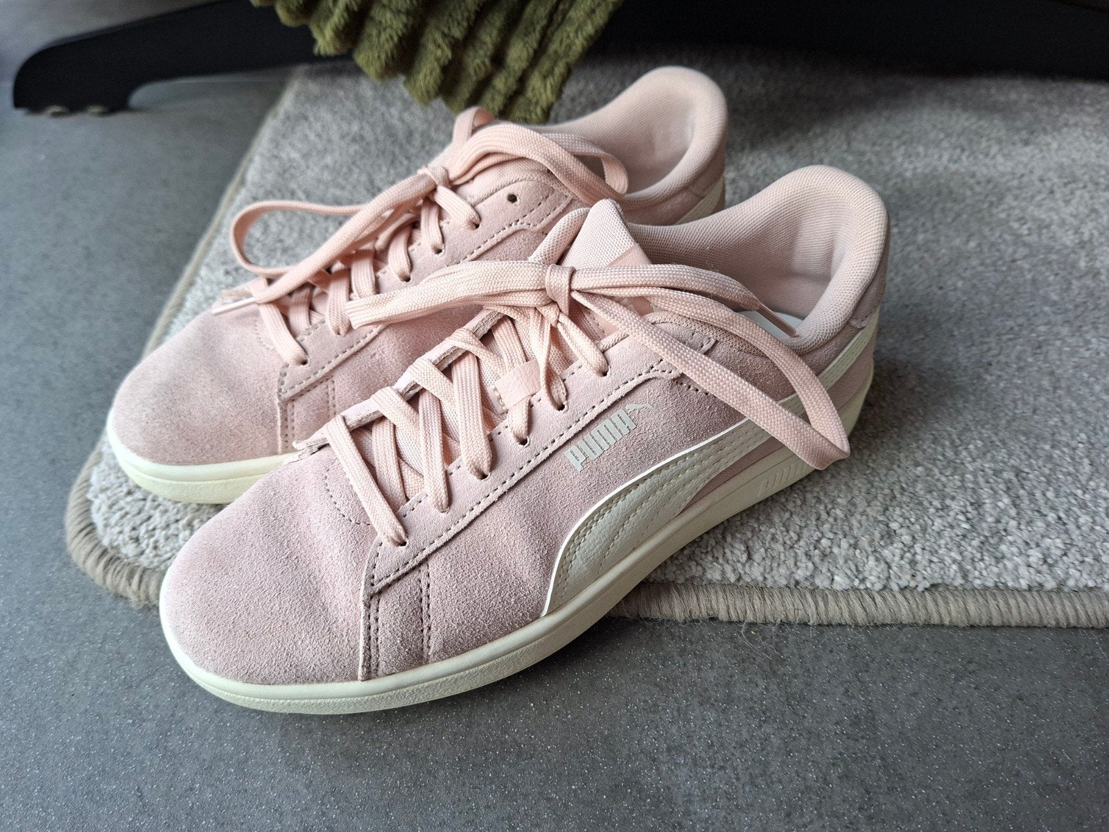 Nieuwe Puma Smash 3.0 dames sneakers roze wit


1x gedragen, Ophalen, Nieuw, Wit