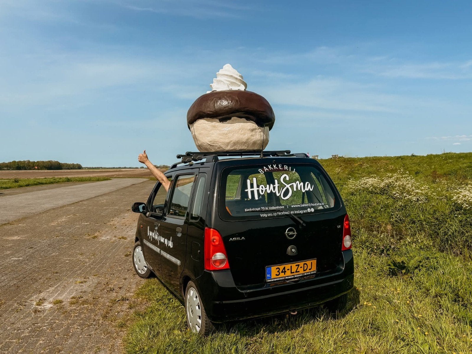 Uniek reclame object: Soes op dak inclusief beugels, Ophalen, Gebruikt